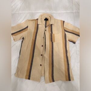 Men’s button down short sleeve shirt